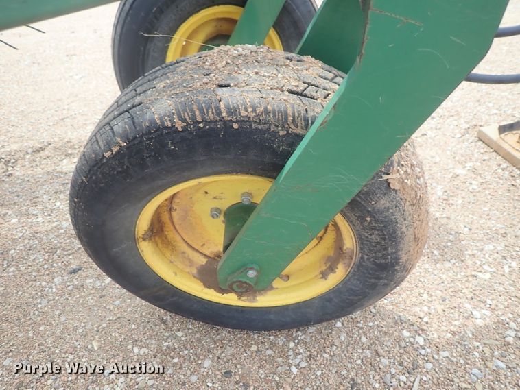 image for item DG3051 2009 Bale King VR1214 hay rake