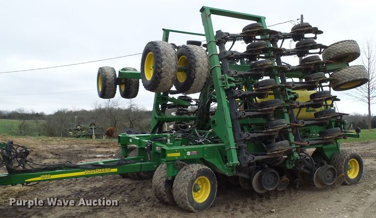 image for item DG5597 2009 John Deere 1990 CCS air seeder