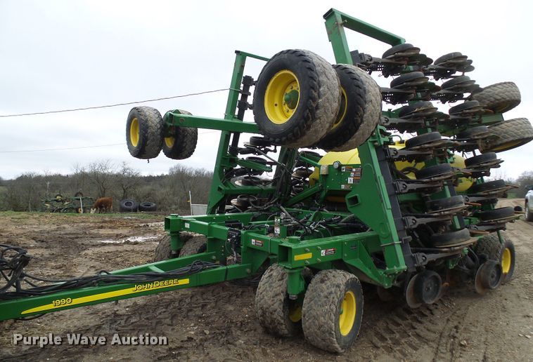 image for item DG5597 2009 John Deere 1990 CCS air seeder