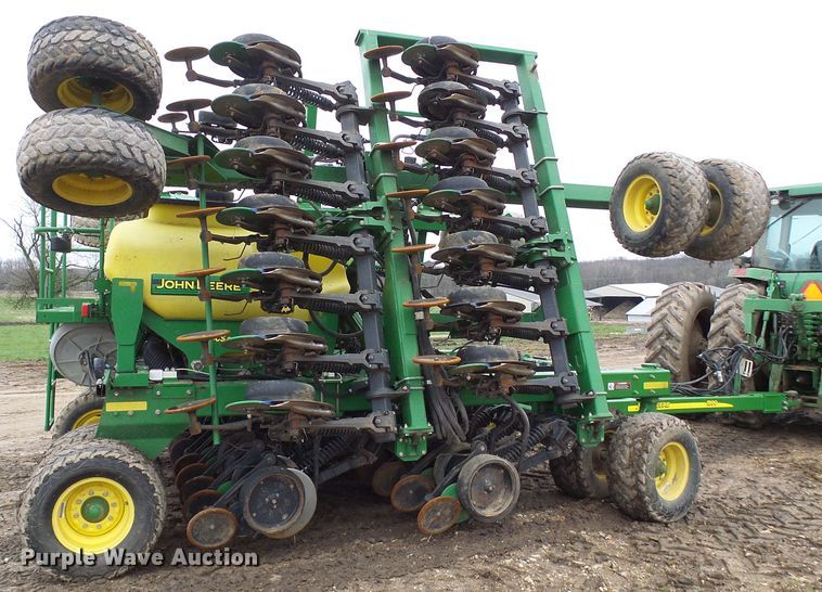 image for item DG5597 2009 John Deere 1990 CCS air seeder
