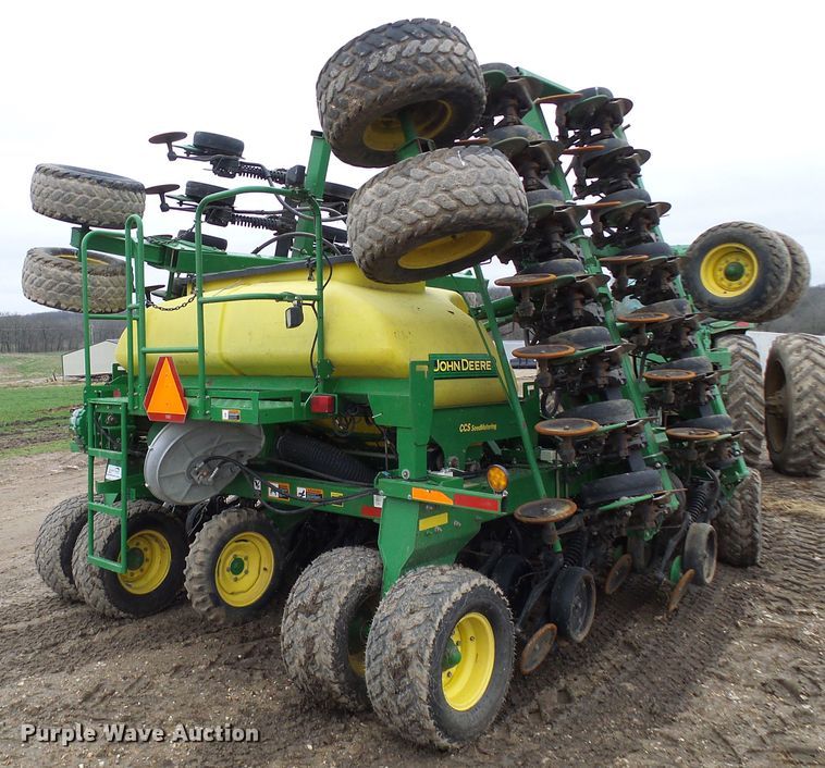 image for item DG5597 2009 John Deere 1990 CCS air seeder