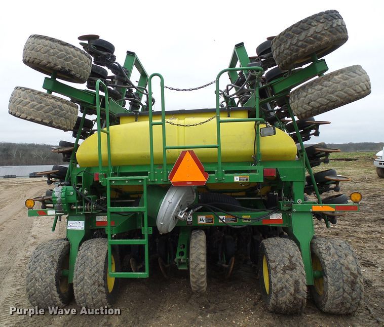 image for item DG5597 2009 John Deere 1990 CCS air seeder