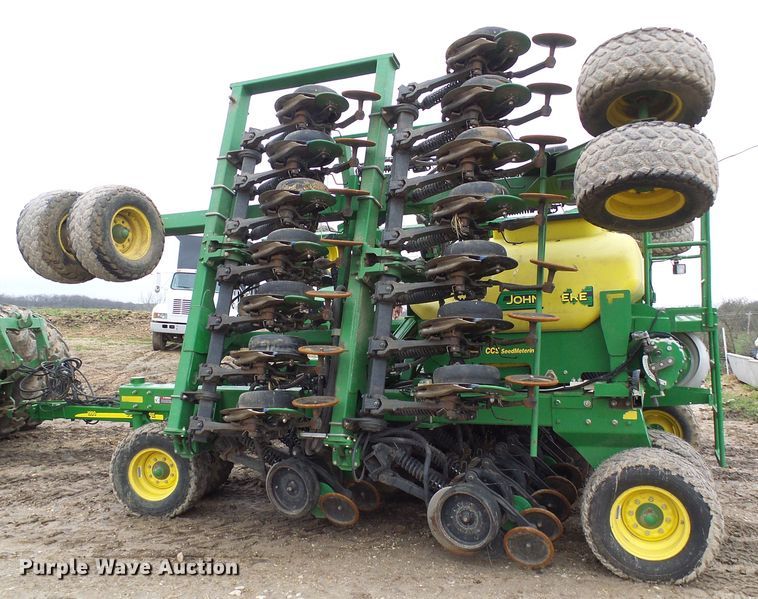 image for item DG5597 2009 John Deere 1990 CCS air seeder