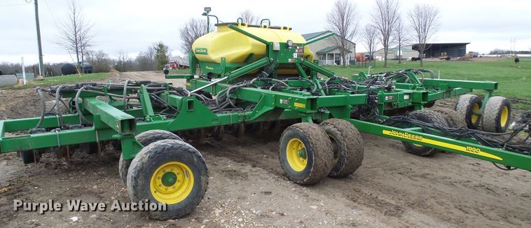 image for item DG5597 2009 John Deere 1990 CCS air seeder