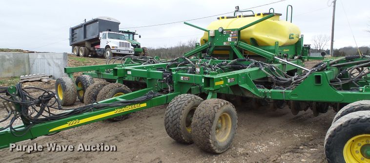 image for item DG5597 2009 John Deere 1990 CCS air seeder