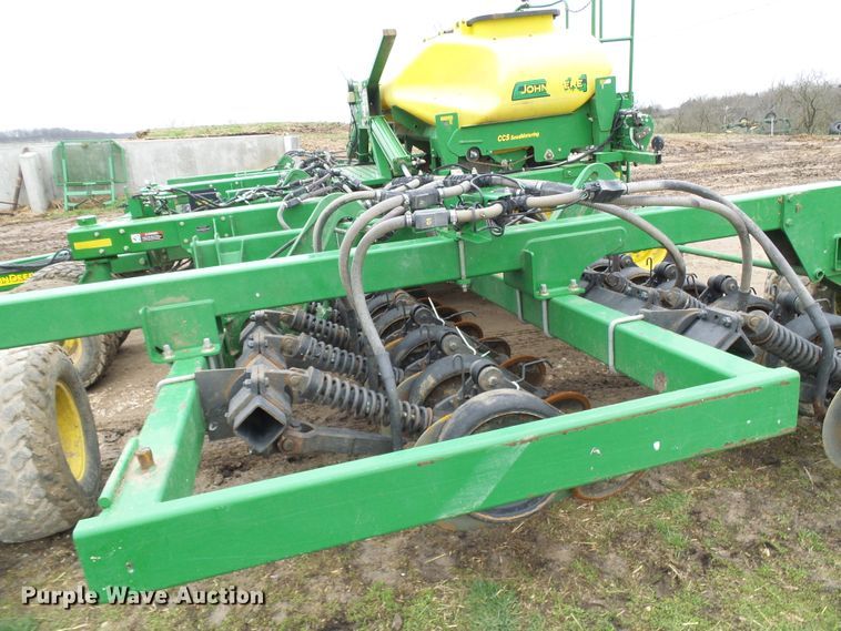 image for item DG5597 2009 John Deere 1990 CCS air seeder
