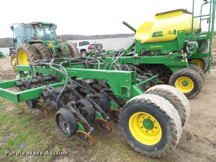 image for item DG5597 2009 John Deere 1990 CCS air seeder