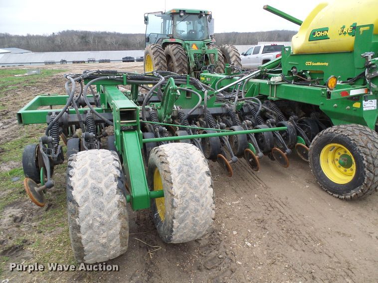 image for item DG5597 2009 John Deere 1990 CCS air seeder