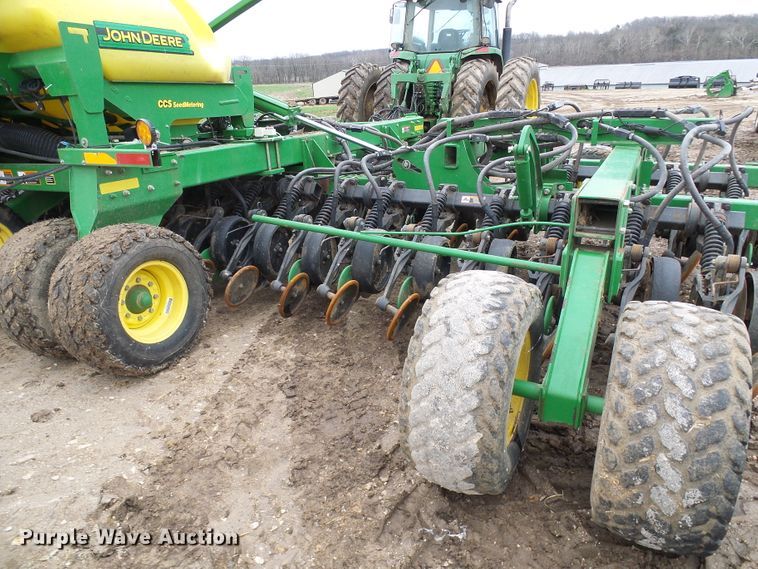 image for item DG5597 2009 John Deere 1990 CCS air seeder