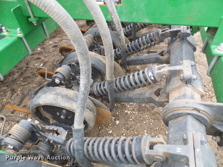 image for item DG5597 2009 John Deere 1990 CCS air seeder