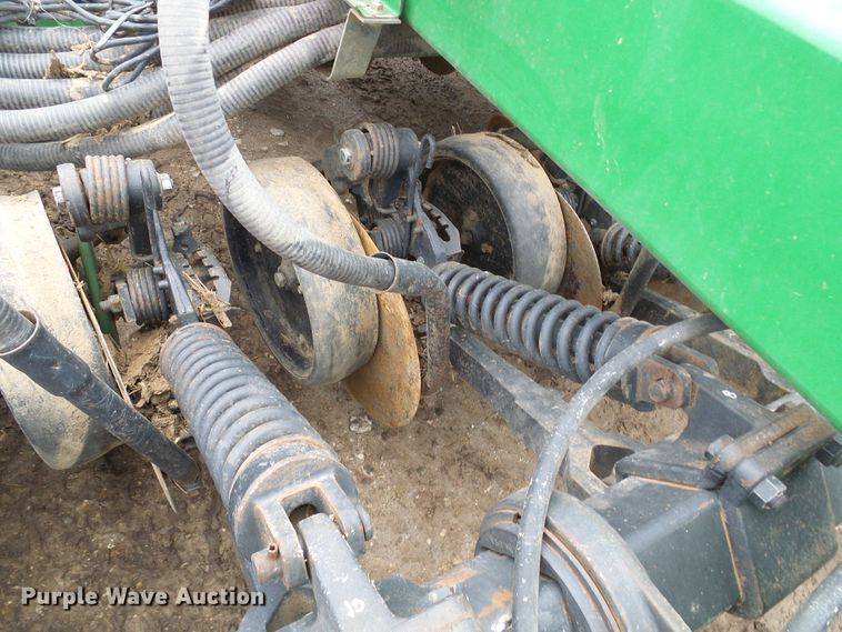 image for item DG5597 2009 John Deere 1990 CCS air seeder