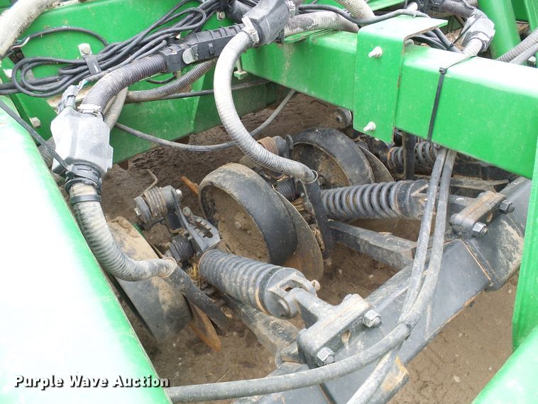 image for item DG5597 2009 John Deere 1990 CCS air seeder