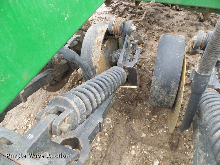 image for item DG5597 2009 John Deere 1990 CCS air seeder