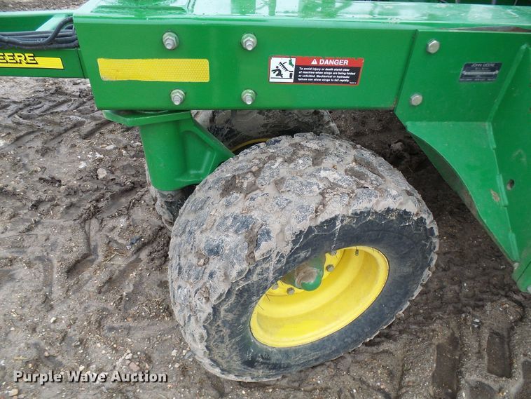 image for item DG5597 2009 John Deere 1990 CCS air seeder