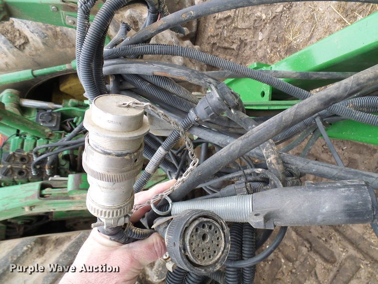 image for item DG5597 2009 John Deere 1990 CCS air seeder