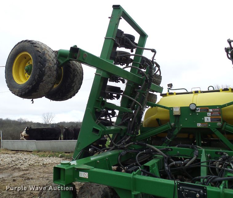image for item DG5597 2009 John Deere 1990 CCS air seeder