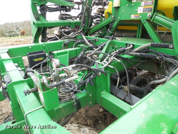 image for item DG5597 2009 John Deere 1990 CCS air seeder