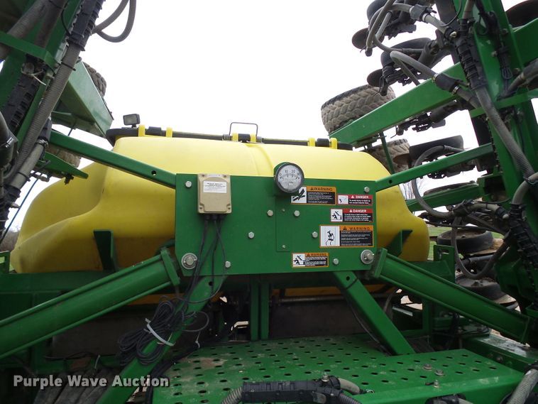 image for item DG5597 2009 John Deere 1990 CCS air seeder