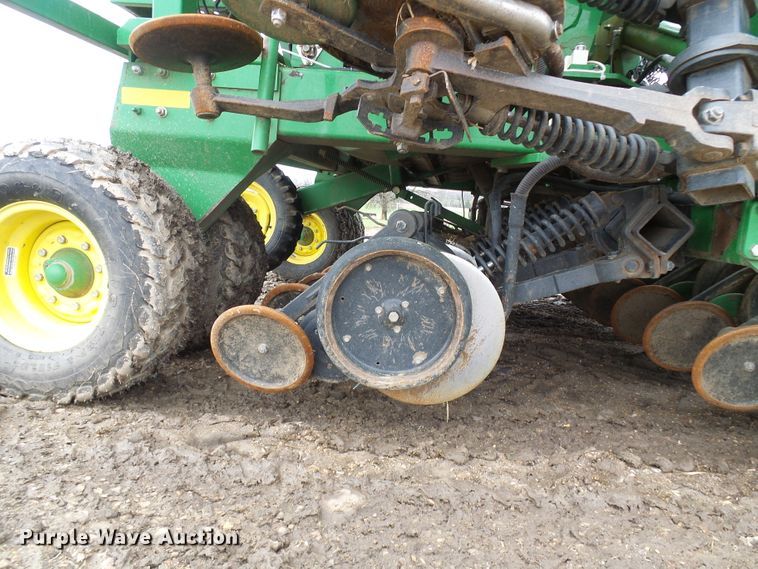 image for item DG5597 2009 John Deere 1990 CCS air seeder