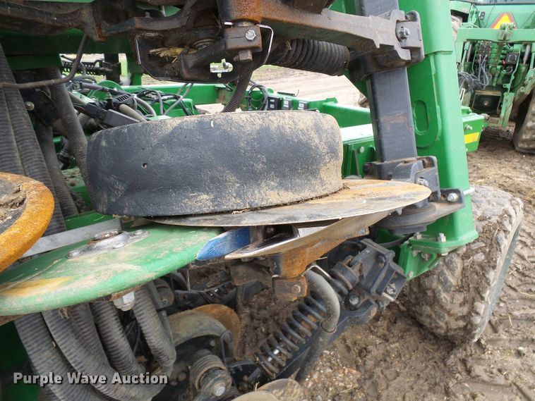 image for item DG5597 2009 John Deere 1990 CCS air seeder