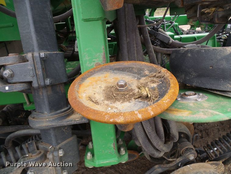 image for item DG5597 2009 John Deere 1990 CCS air seeder