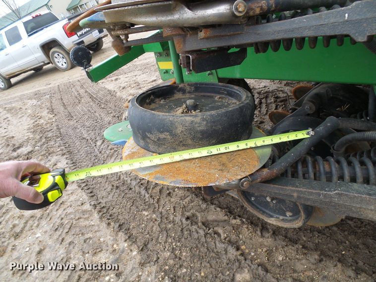 image for item DG5597 2009 John Deere 1990 CCS air seeder