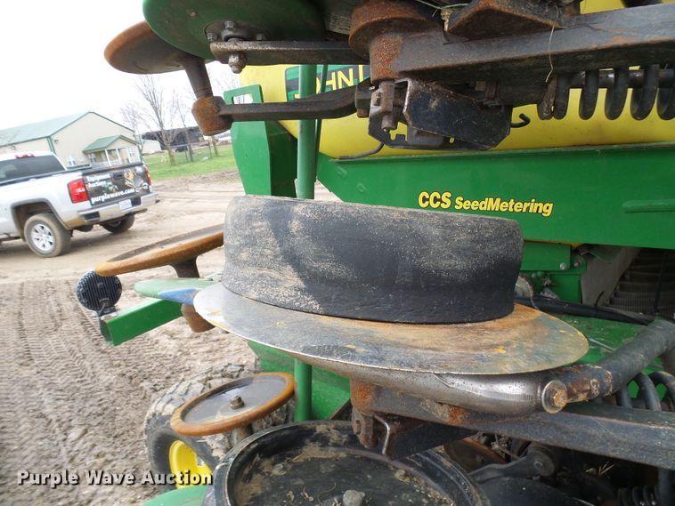 image for item DG5597 2009 John Deere 1990 CCS air seeder