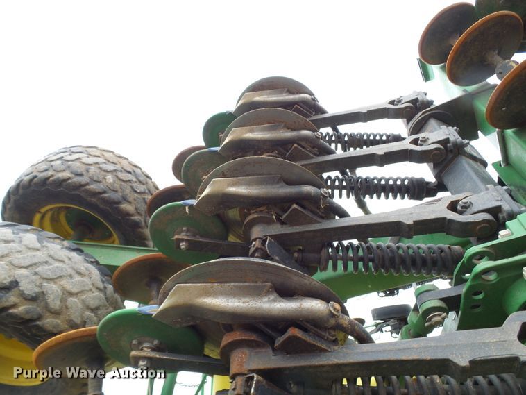 image for item DG5597 2009 John Deere 1990 CCS air seeder