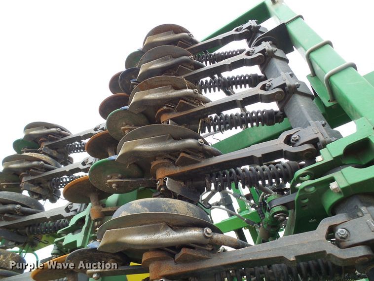 image for item DG5597 2009 John Deere 1990 CCS air seeder