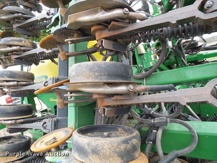 image for item DG5597 2009 John Deere 1990 CCS air seeder