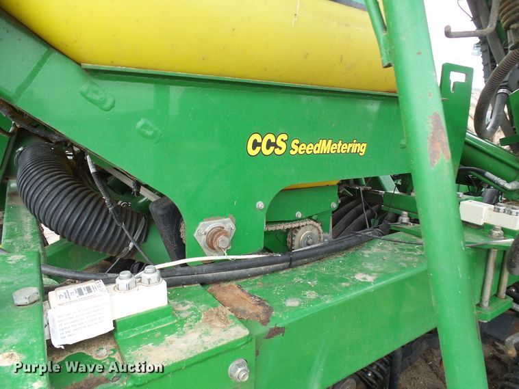 image for item DG5597 2009 John Deere 1990 CCS air seeder