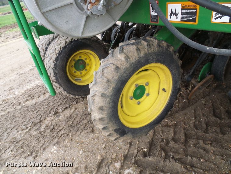 image for item DG5597 2009 John Deere 1990 CCS air seeder