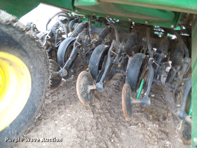 image for item DG5597 2009 John Deere 1990 CCS air seeder
