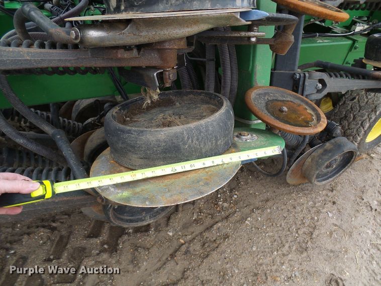 image for item DG5597 2009 John Deere 1990 CCS air seeder