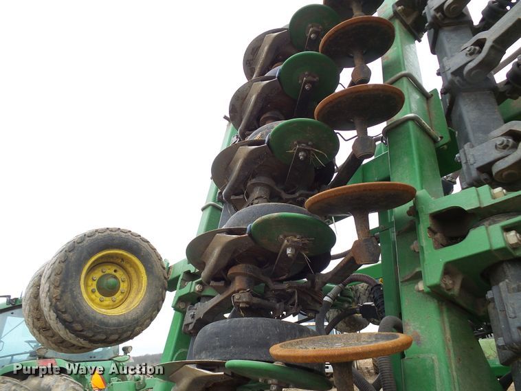 image for item DG5597 2009 John Deere 1990 CCS air seeder