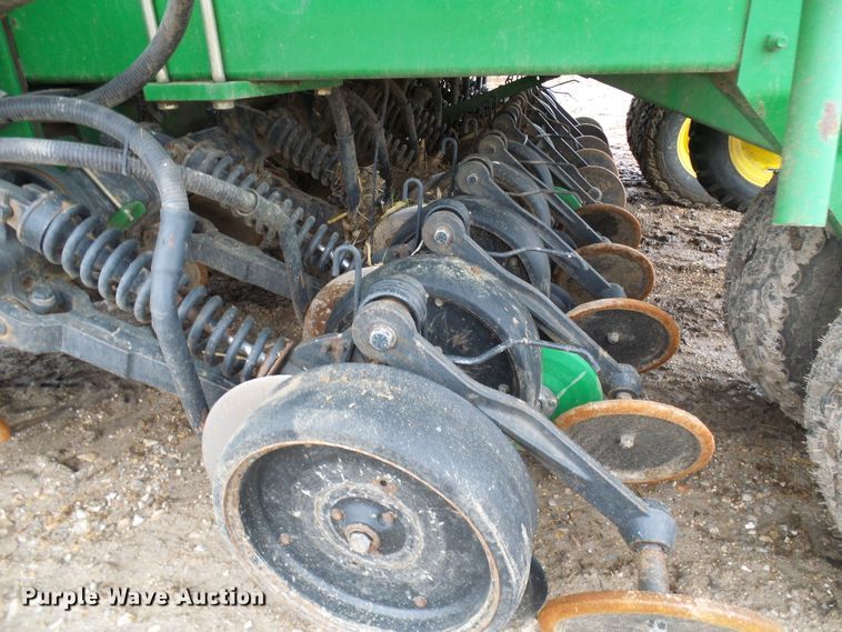 image for item DG5597 2009 John Deere 1990 CCS air seeder