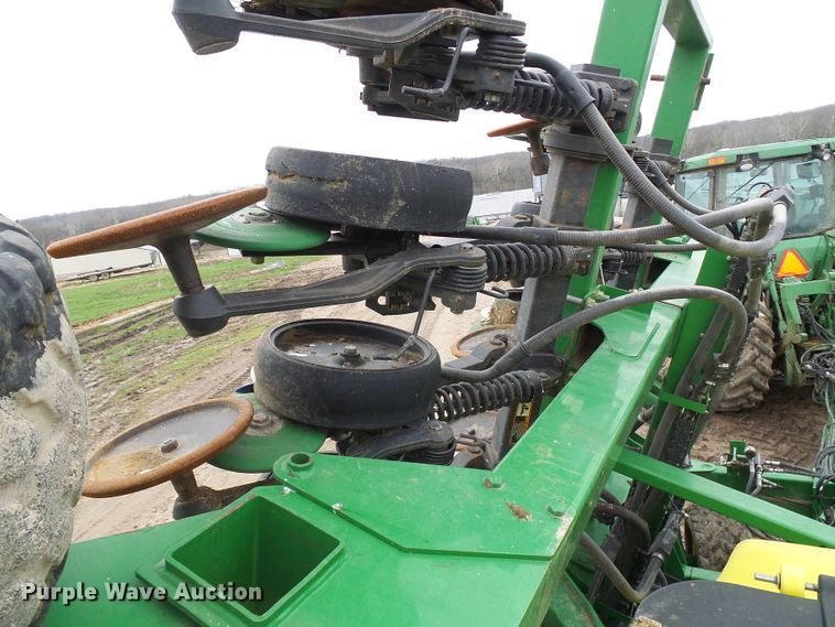 image for item DG5597 2009 John Deere 1990 CCS air seeder