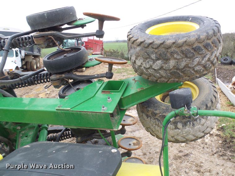 image for item DG5597 2009 John Deere 1990 CCS air seeder