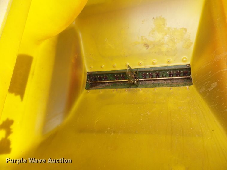 image for item DG5597 2009 John Deere 1990 CCS air seeder