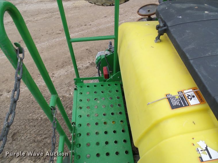 image for item DG5597 2009 John Deere 1990 CCS air seeder