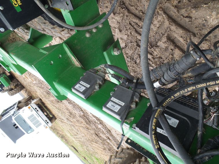 image for item DG5597 2009 John Deere 1990 CCS air seeder