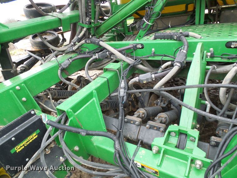 image for item DG5597 2009 John Deere 1990 CCS air seeder