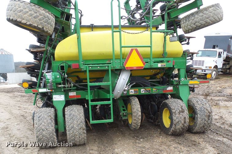 image for item DG5597 2009 John Deere 1990 CCS air seeder