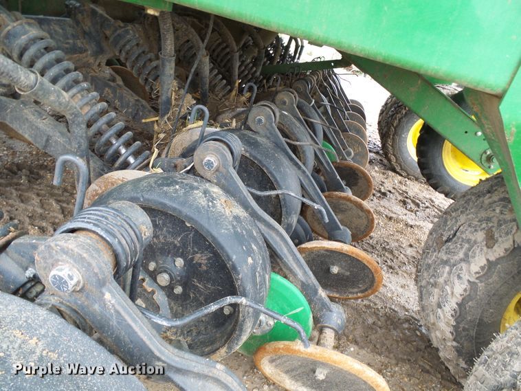 image for item DG5597 2009 John Deere 1990 CCS air seeder