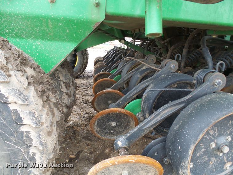 image for item DG5597 2009 John Deere 1990 CCS air seeder