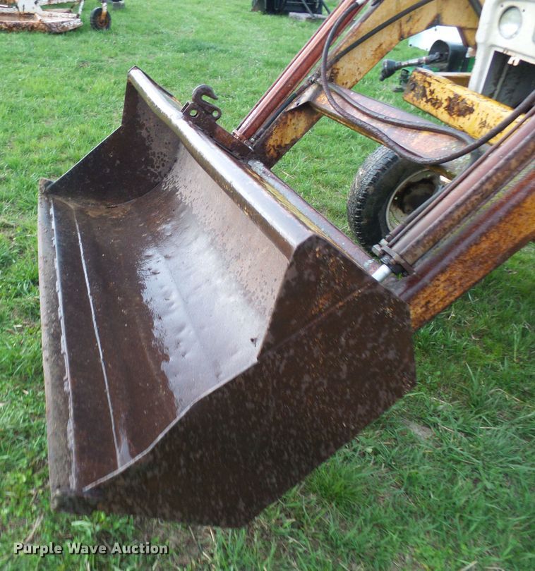 image for item DG5614 David Brown 990 tractor