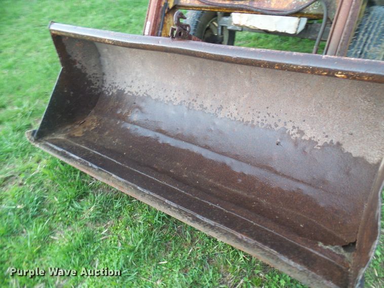 image for item DG5614 David Brown 990 tractor