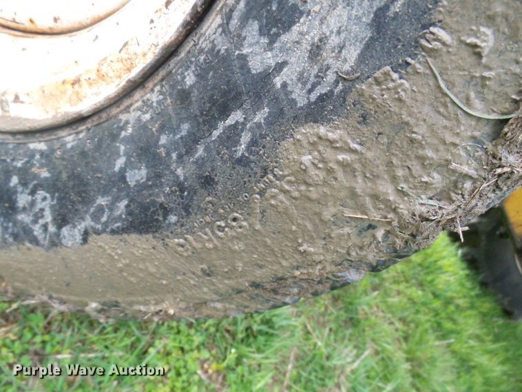 image for item DG5614 David Brown 990 tractor