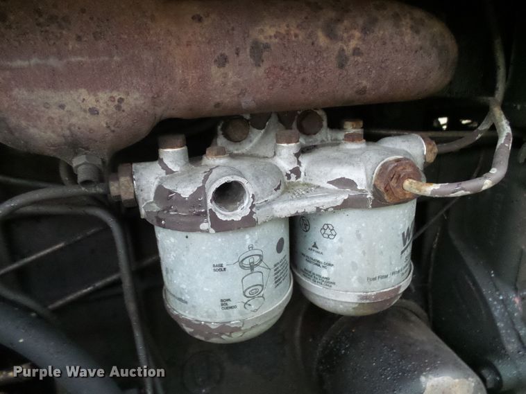 image for item DG5614 David Brown 990 tractor