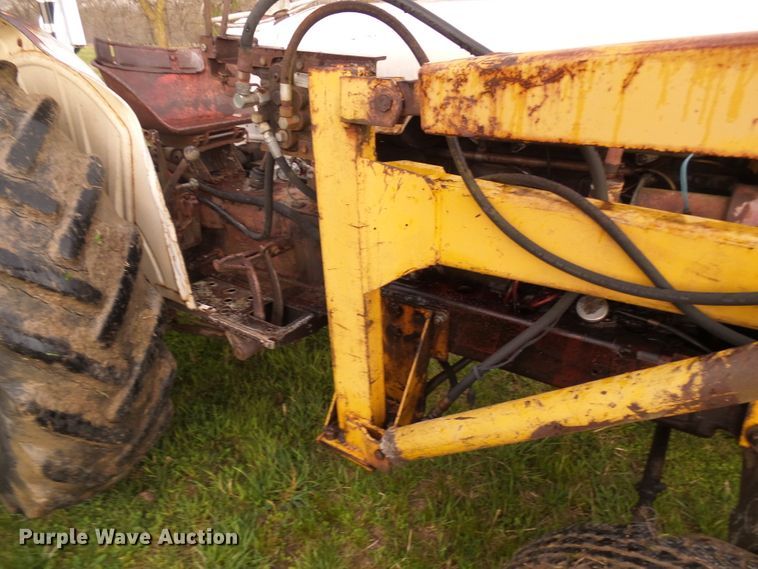 image for item DG5614 David Brown 990 tractor